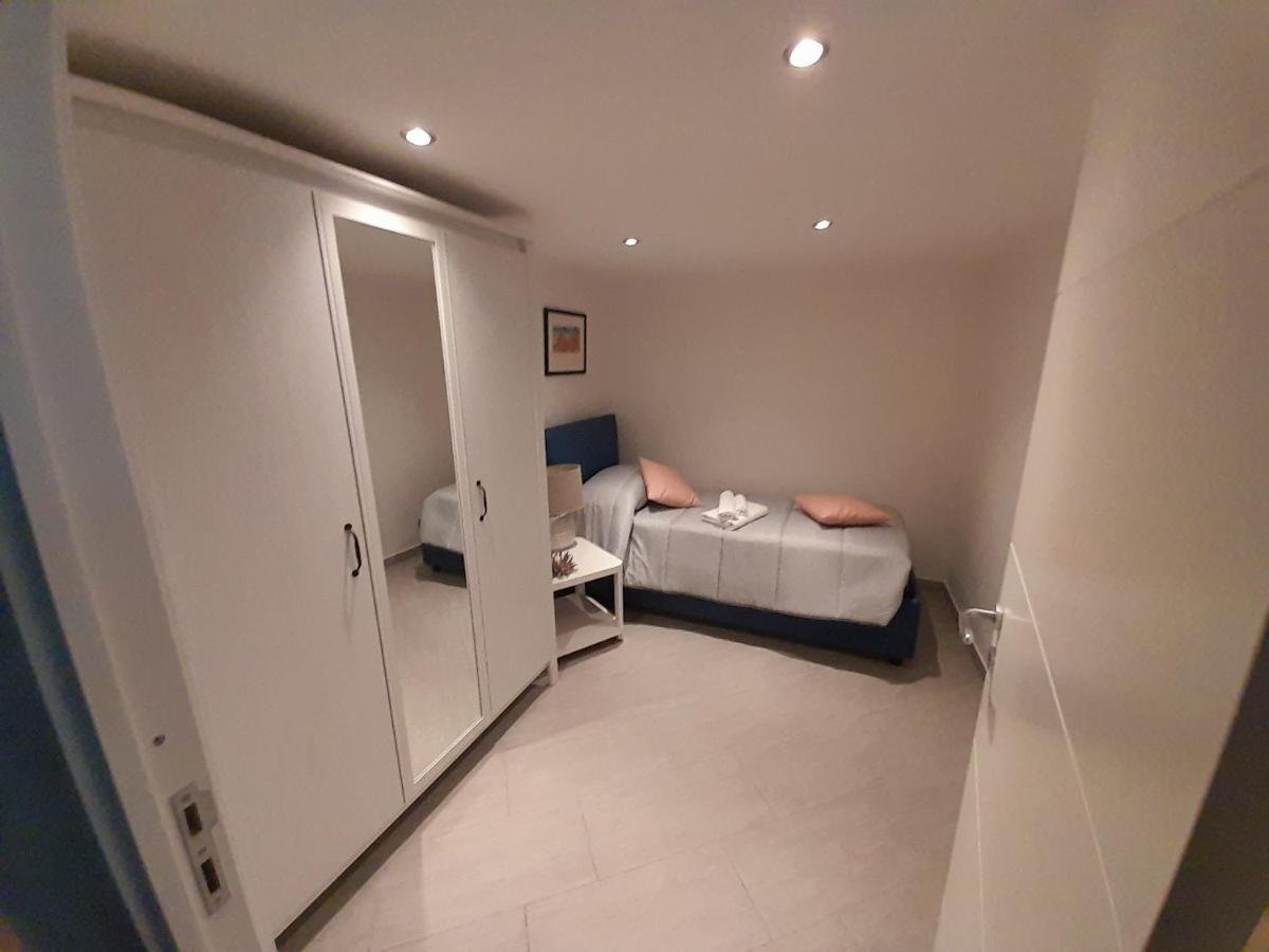 Home Sweet Home Napoli Bagian luar foto
